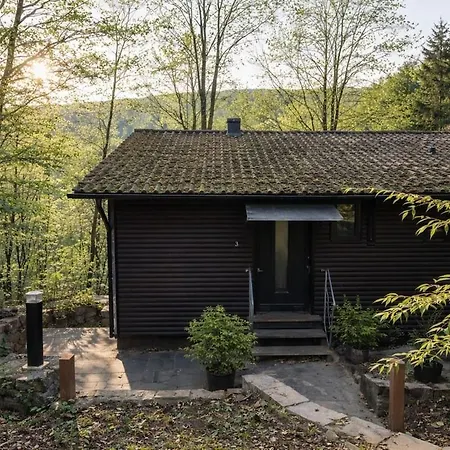Idyllisches Haus Im Wald